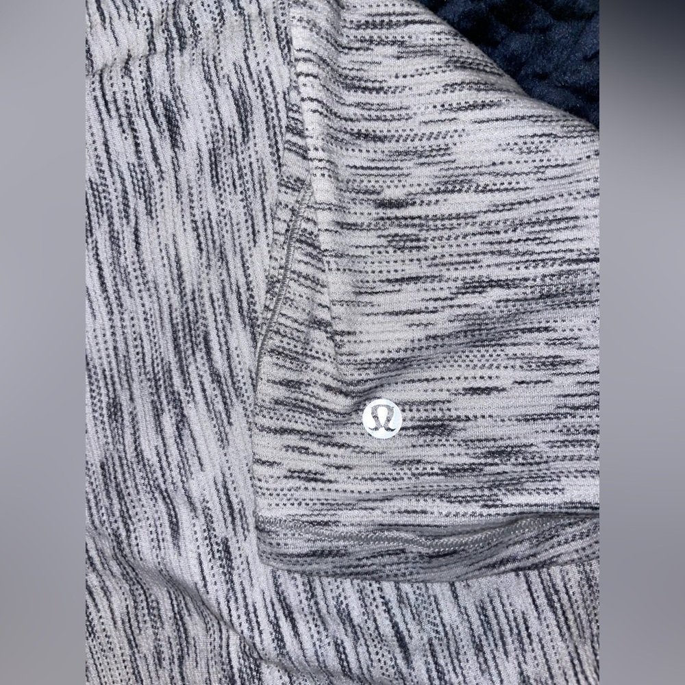 Lululemon tee - Picture 2 of 2